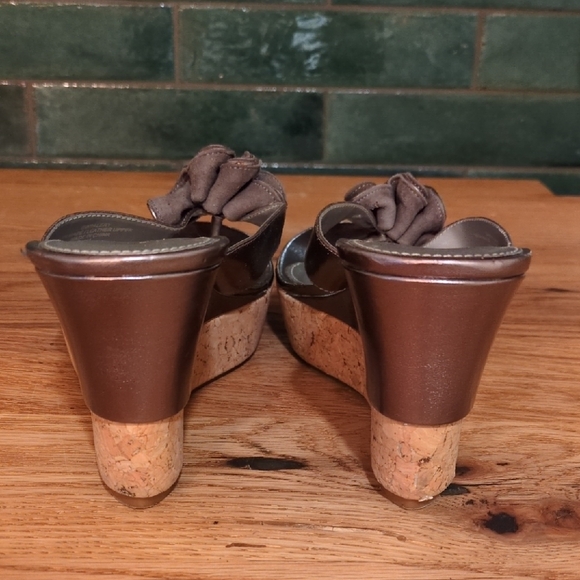 Guess Metallic Leather Cork Wedge Thong Sandals - Picture 3 of 6